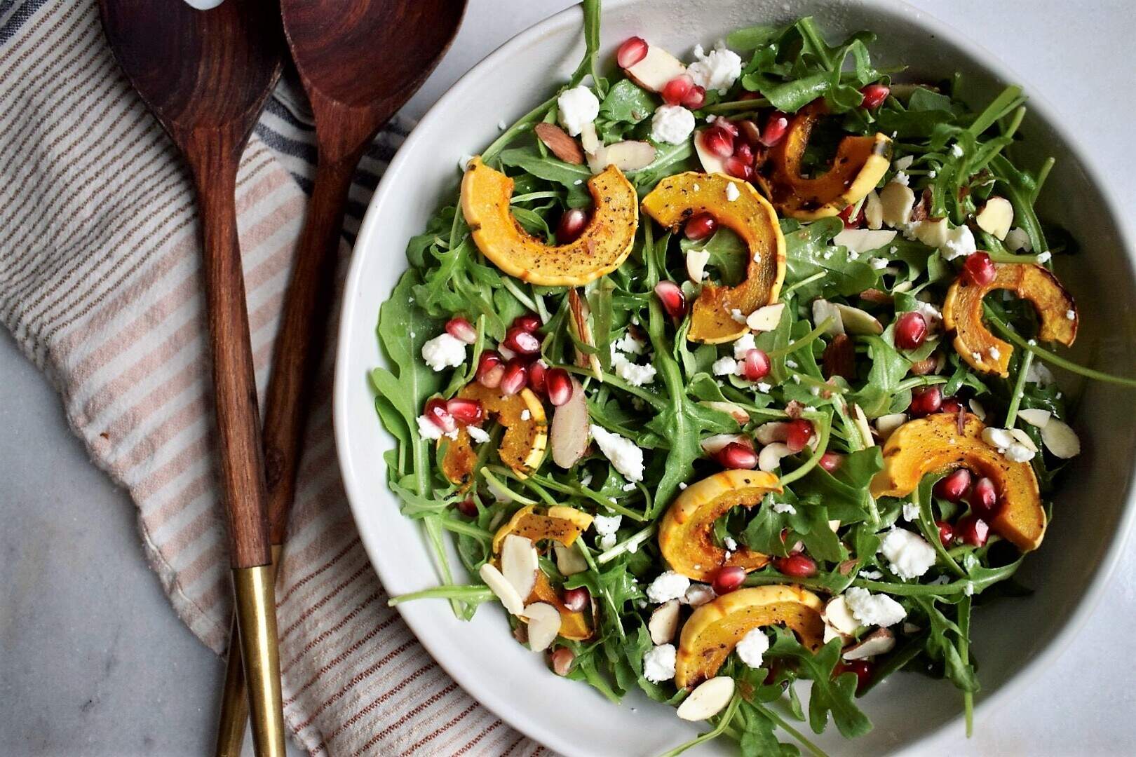 arugula-salad-with-pomegranate-walnuts-pomegranate-salad