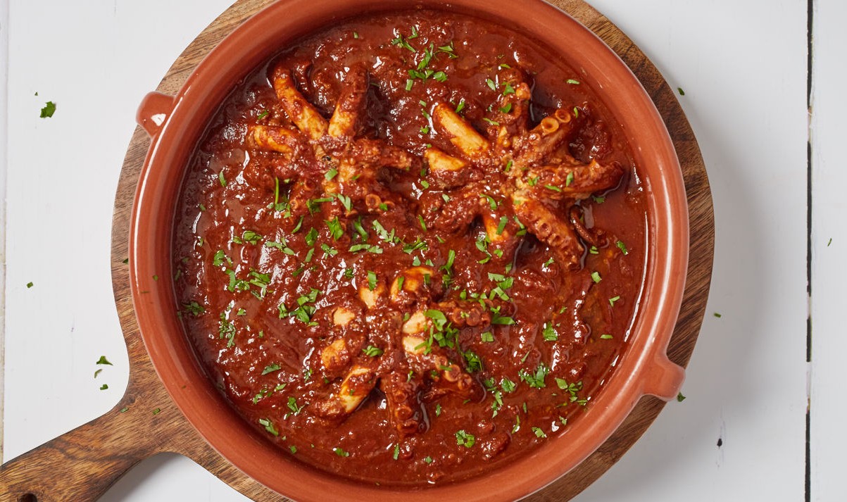 baby-octopus-stewed-in-wine-tomato