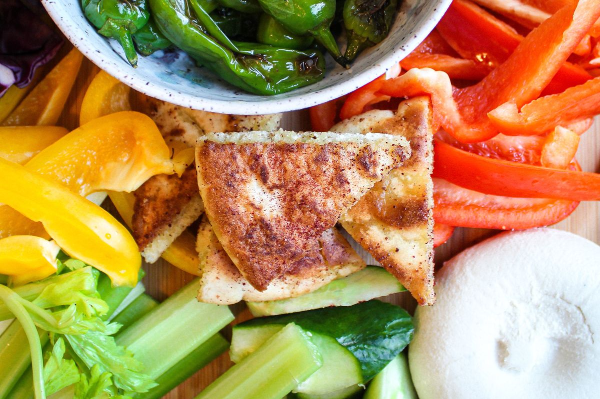 crispy-pita-chips-garlic-pita-chips-sumac-pita-chips