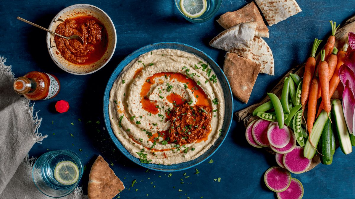 hummus-with-harissa-harissa-hummus