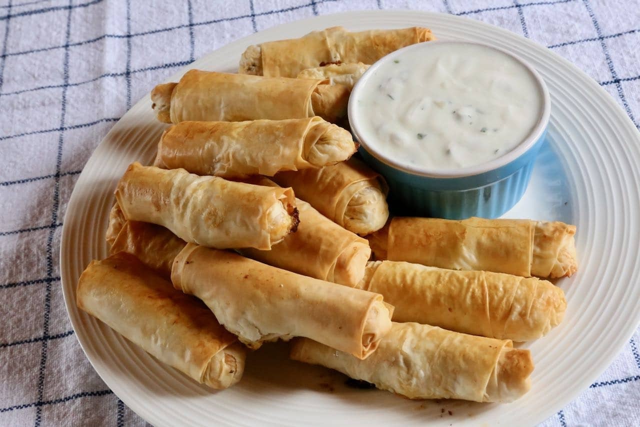 kiymali-sigara-boregi-meat-filled-rolls