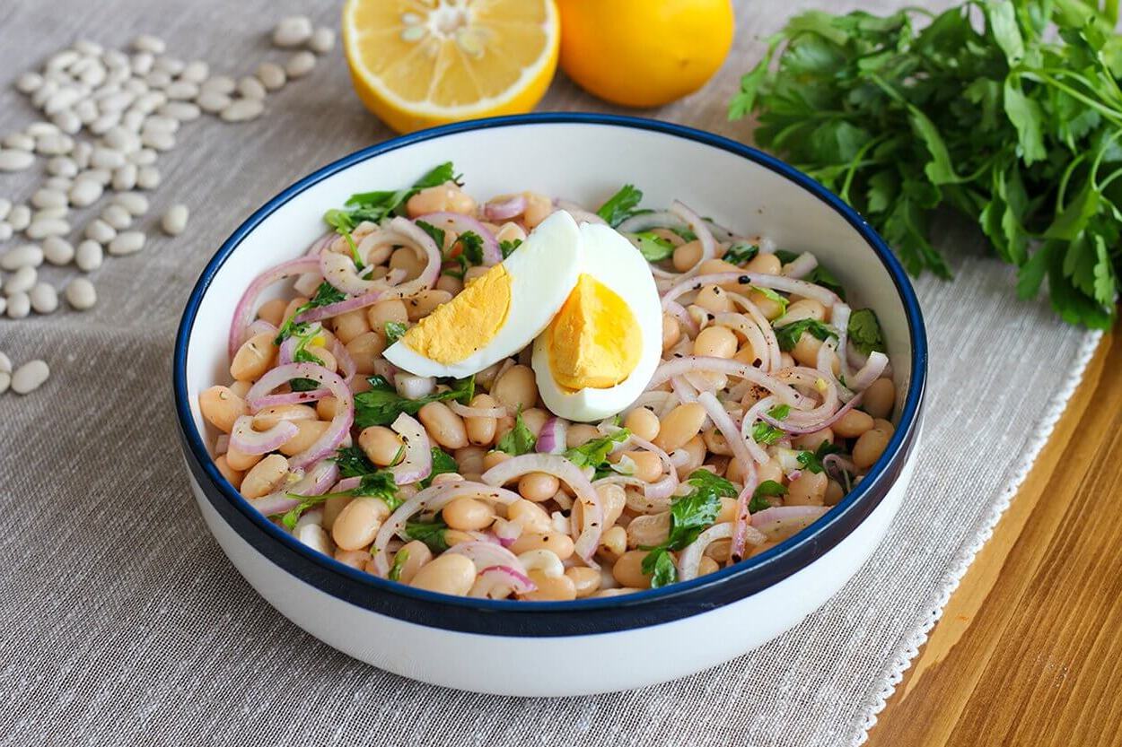 piyaz-turkish-white-bean-salad-with-onion-parsley