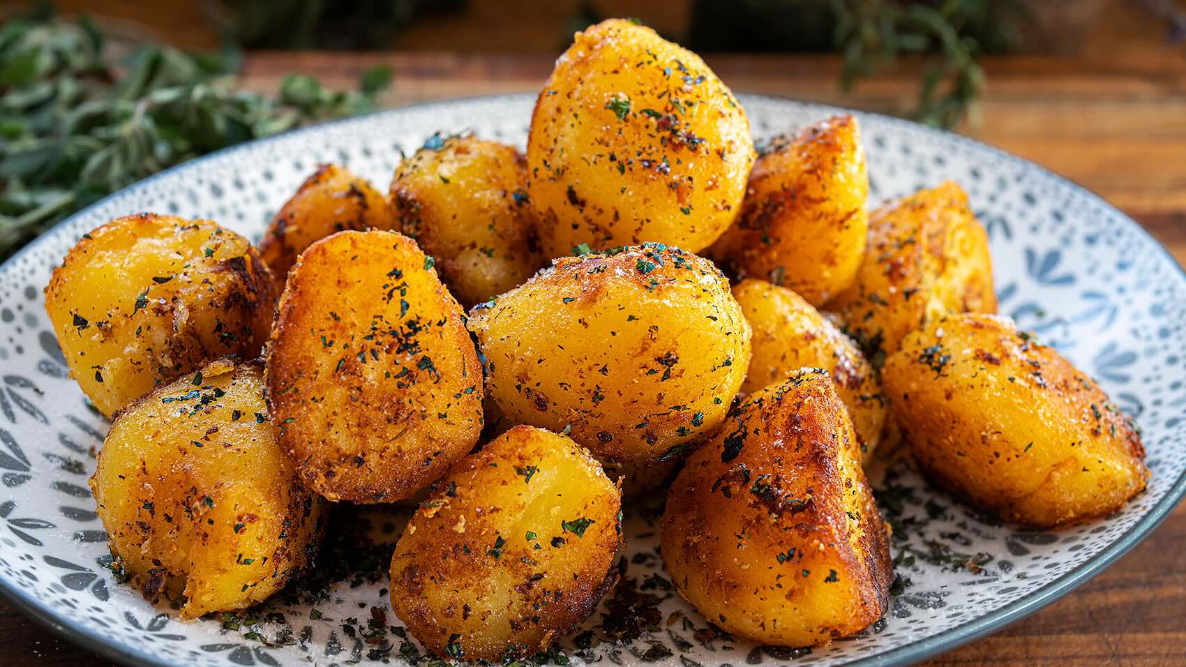 roasted-potatoes-with-lemon-oregano-greek-style