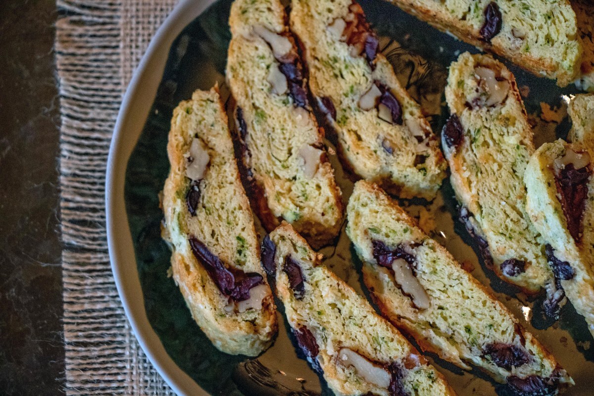 savory-biscotti-e-g-with-olive-fennel