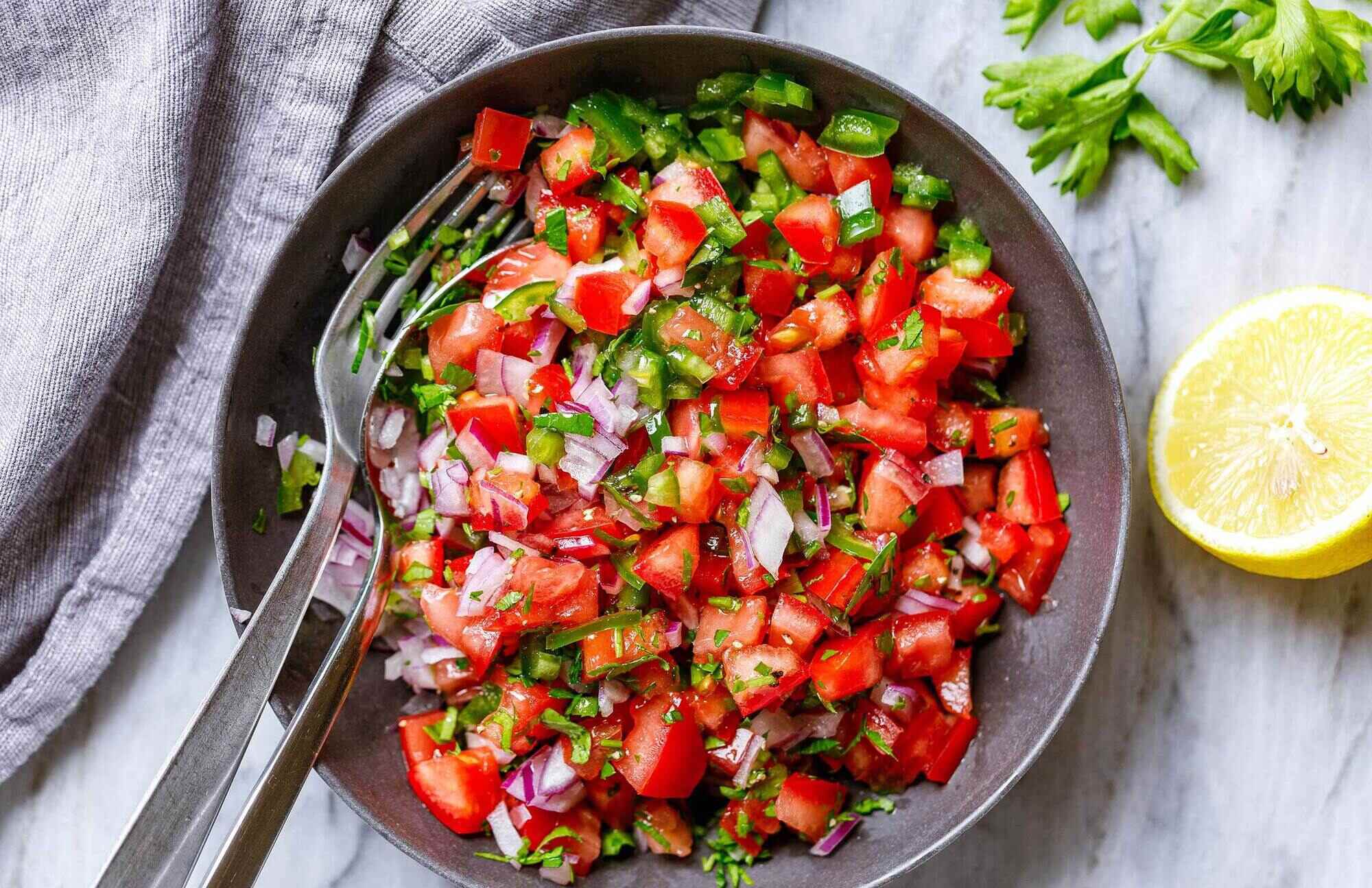 shanklish-salad-crumbled-cheese-with-chopped-tomato-onion-parsley