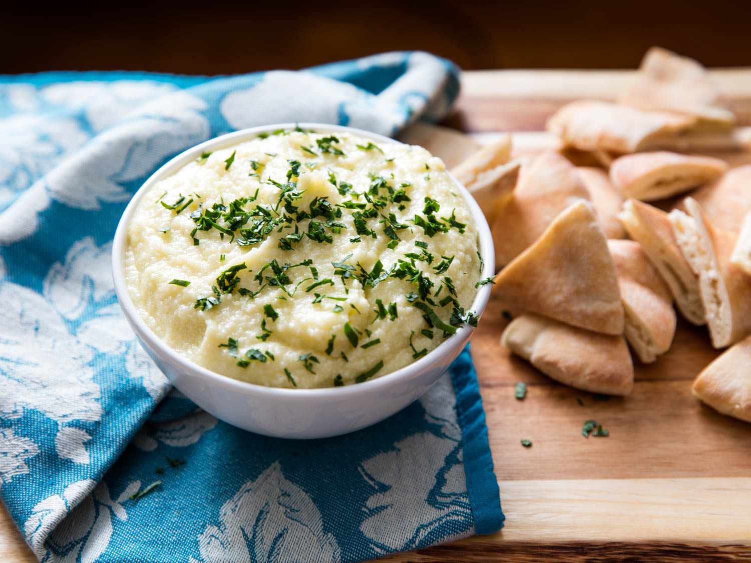 skordalia-greek-garlic-potato-bread-dip