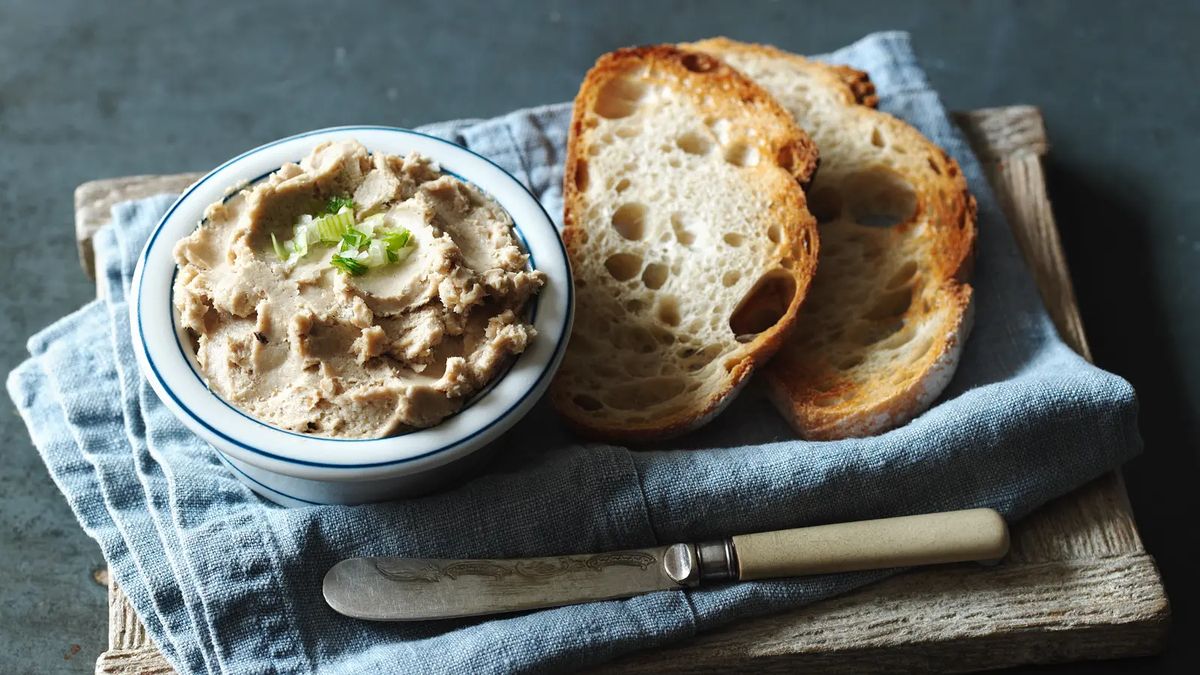 smoked-mackerel-pate-less-traditional