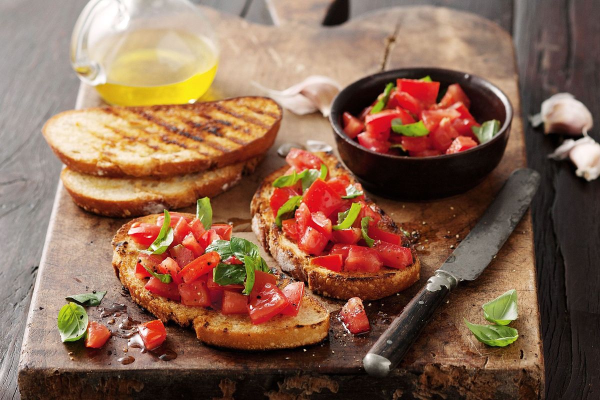 tomato-basil-bruschetta-italian-influence