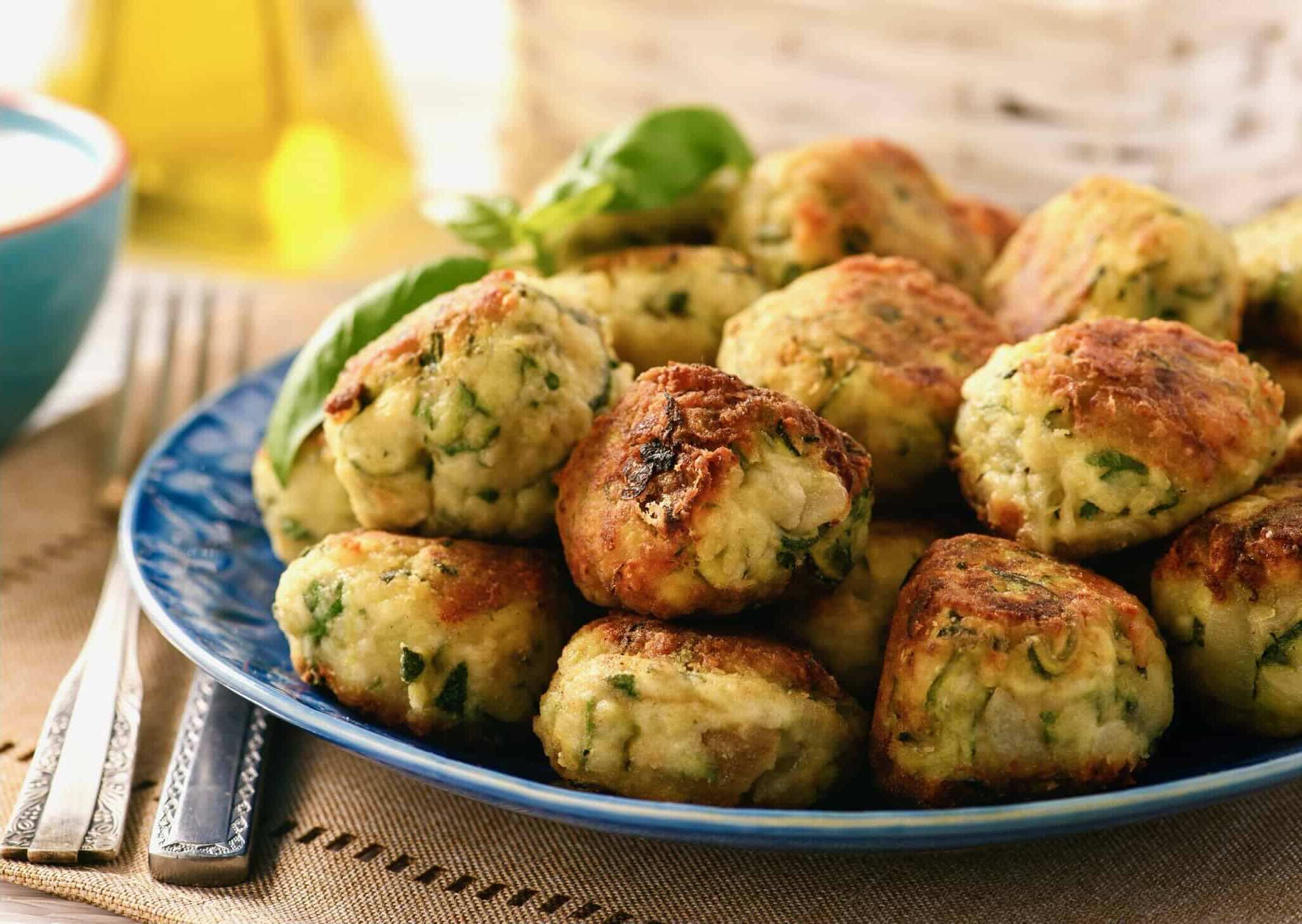 zucchini-fritters-kolokithokeftedes-greek